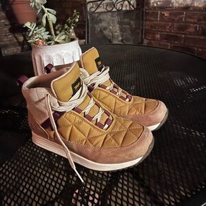 Teva ReEmber Commute